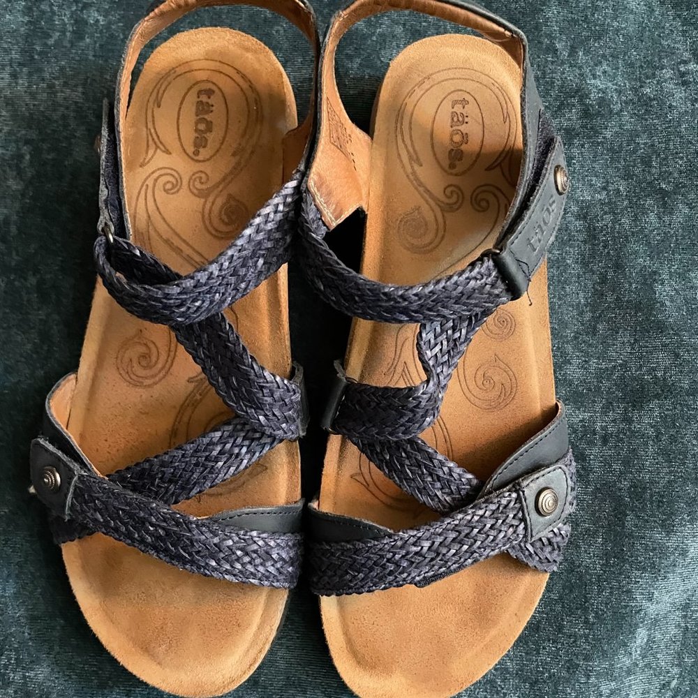 Taos Navy Sandals